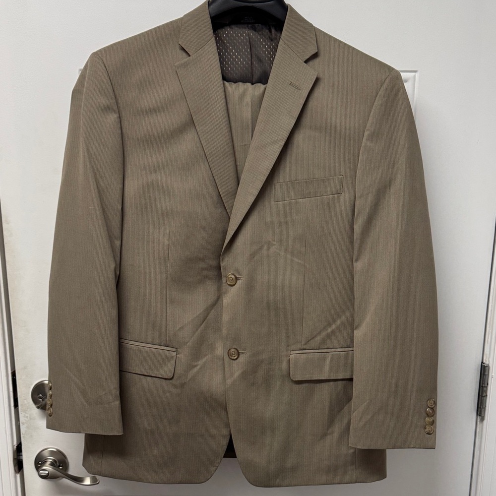 Haggar Men's Tan Suit